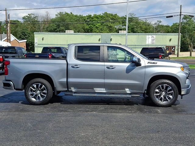 Used 2023 Gray Chevrolet LT image 8