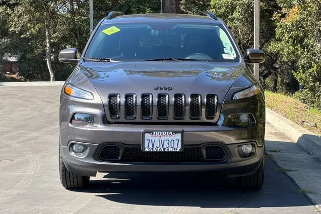 Used 2016 Gray Jeep High Altitude image 9