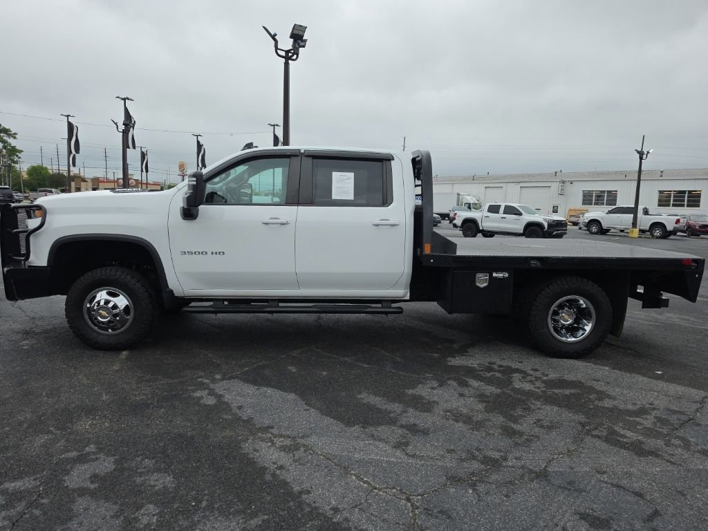 Used 2024 Summit White Chevrolet LT image 6
