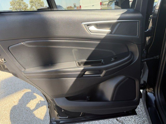 Used 2018 Shadow Black Ford Titanium image 26