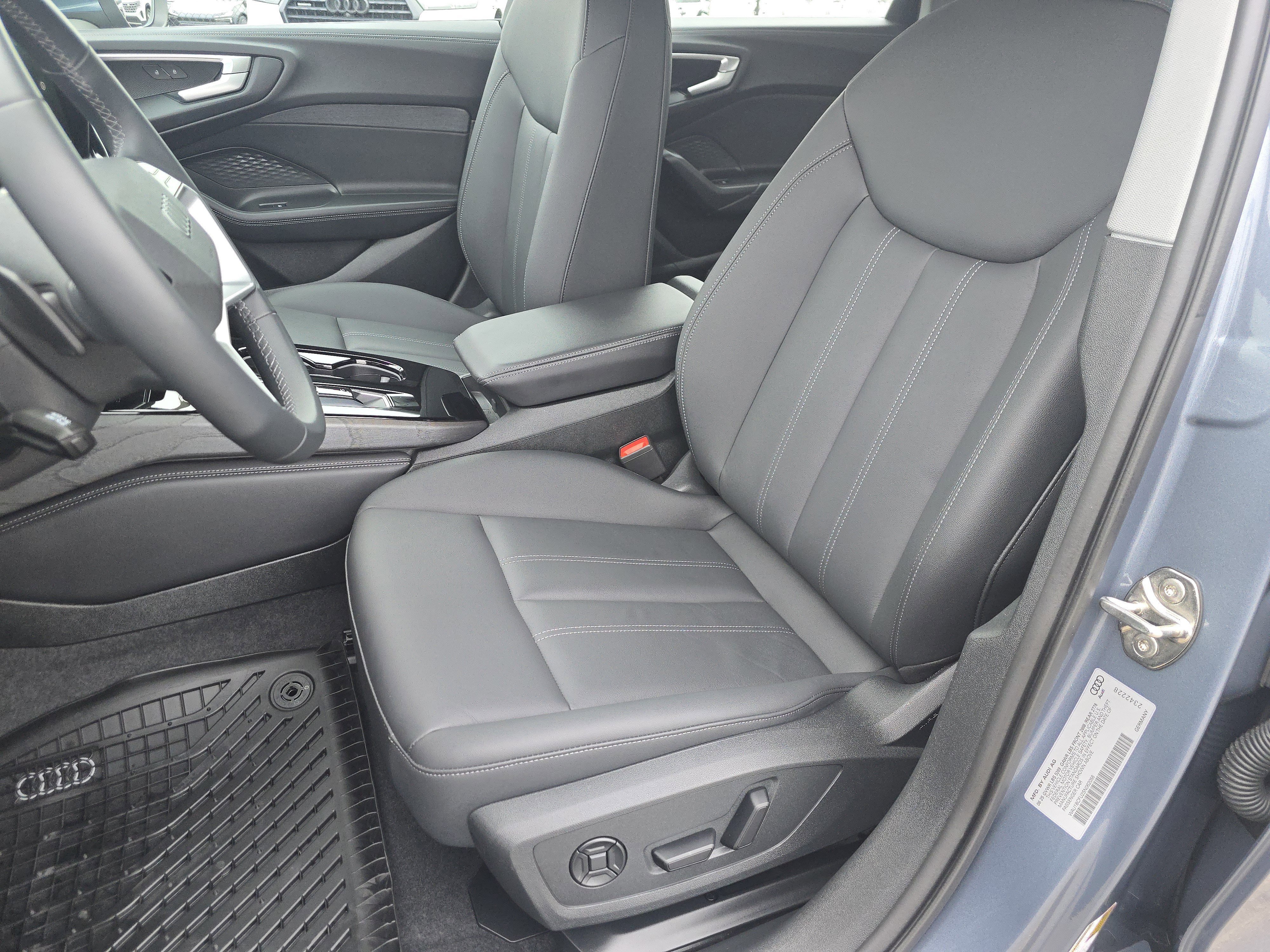 Used 2025 Horizon Blue Metallic Audi Premium image 21