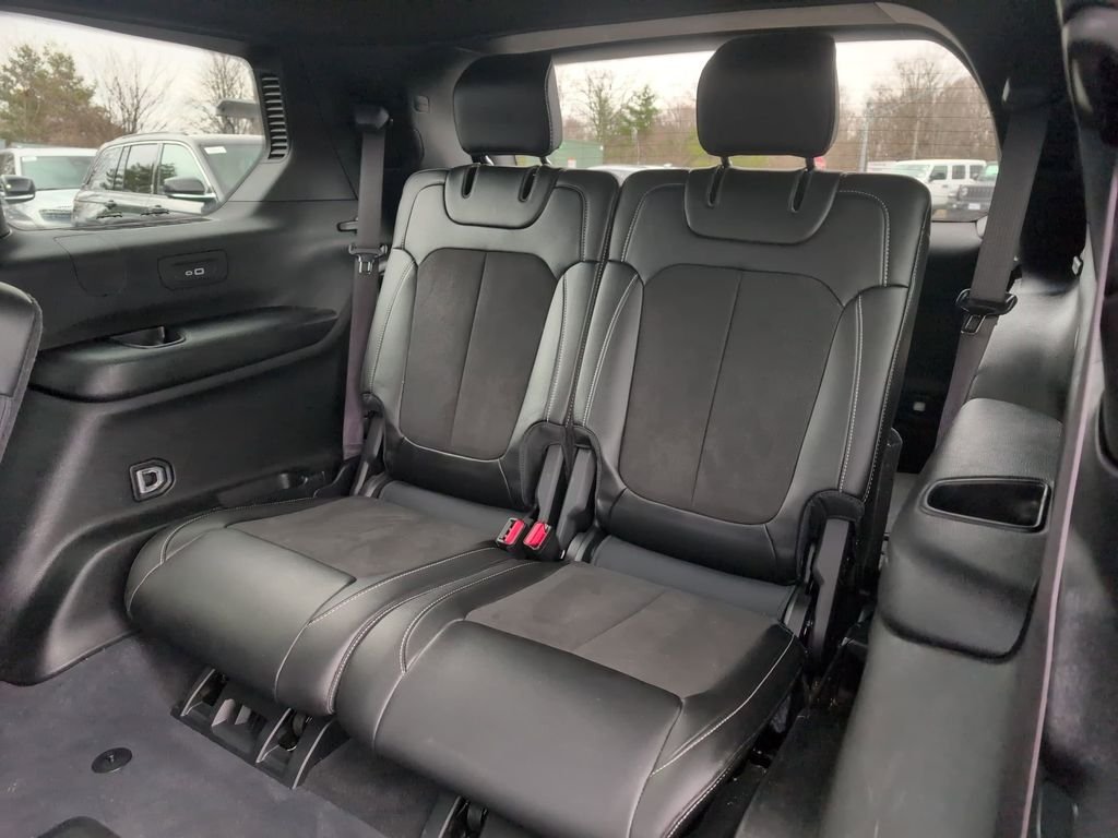 Used 2023 Black Jeep Altitude image 25