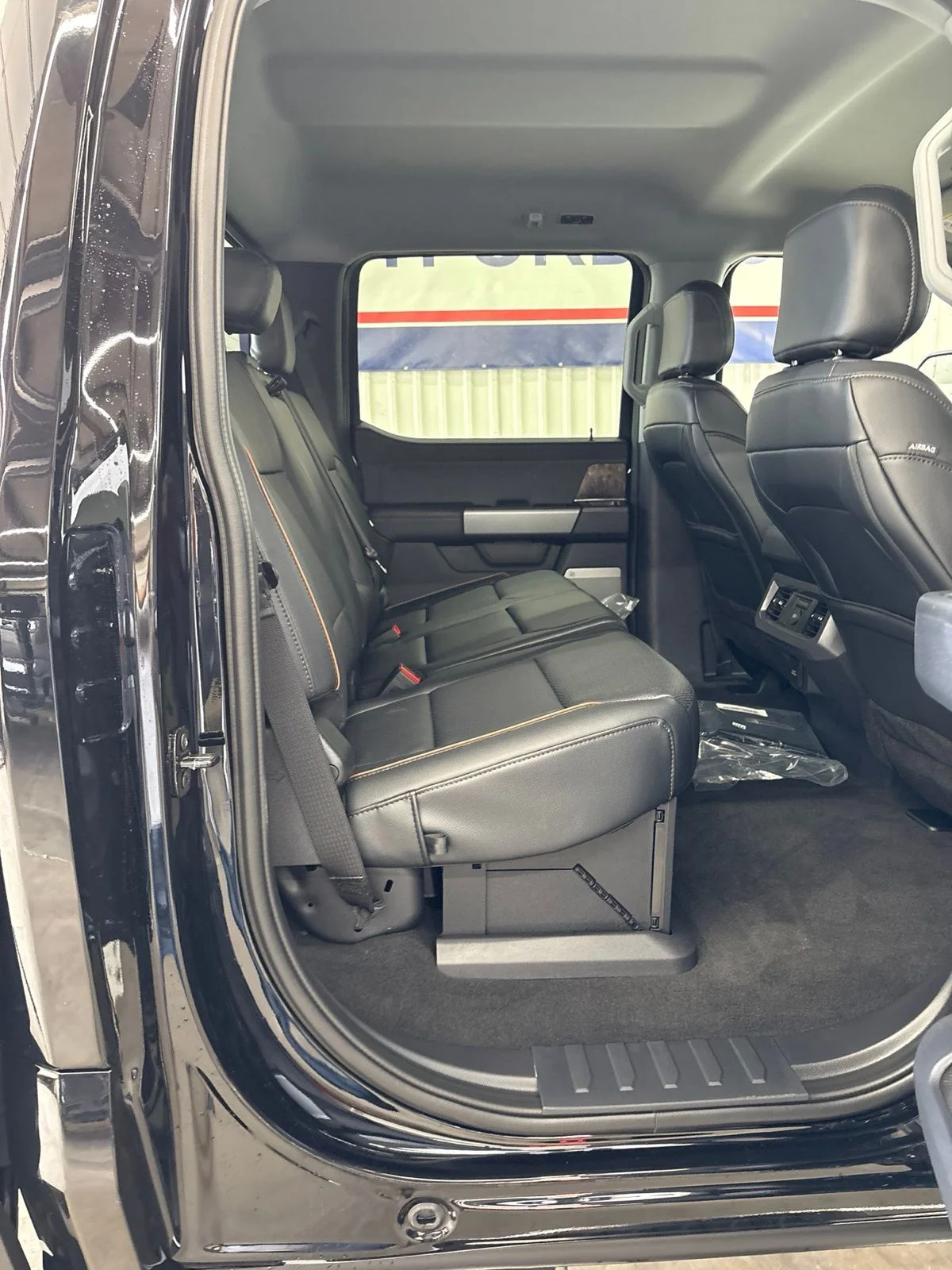 New 2026 Agate Black Metallic Ford F-350® Lariat® image 17