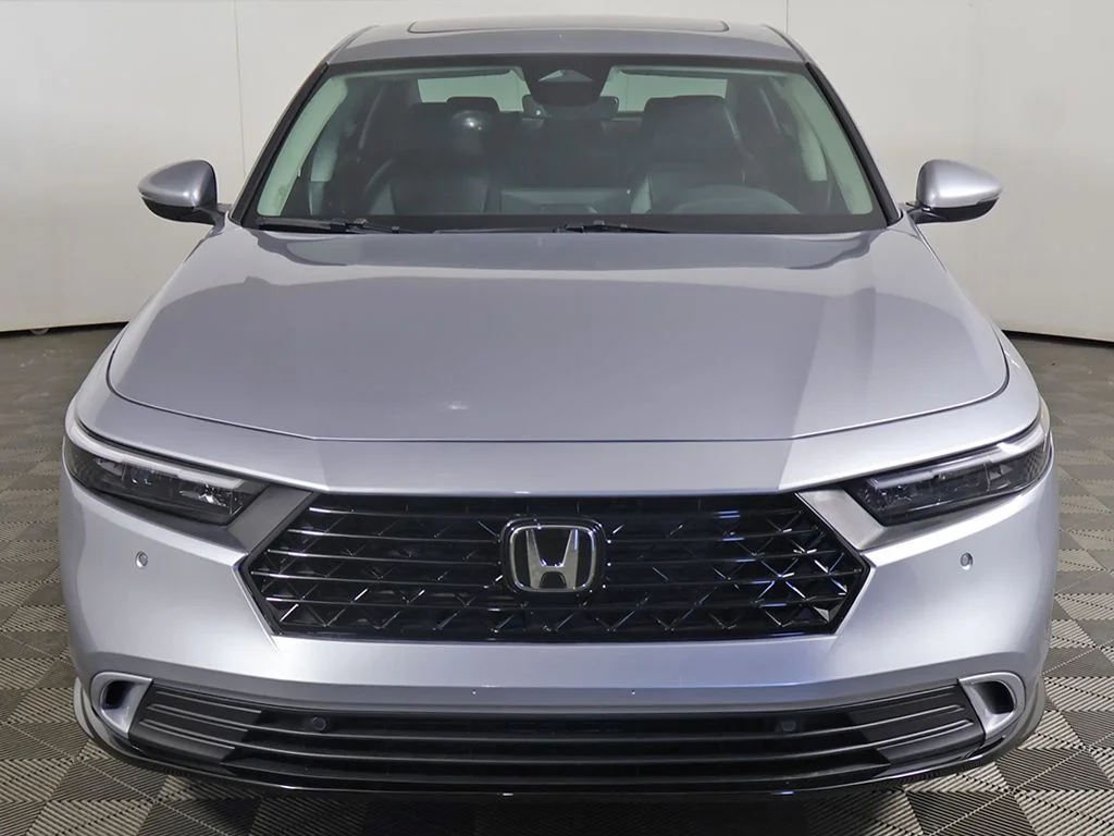 Used 2025 Silver Honda EX-L image 11