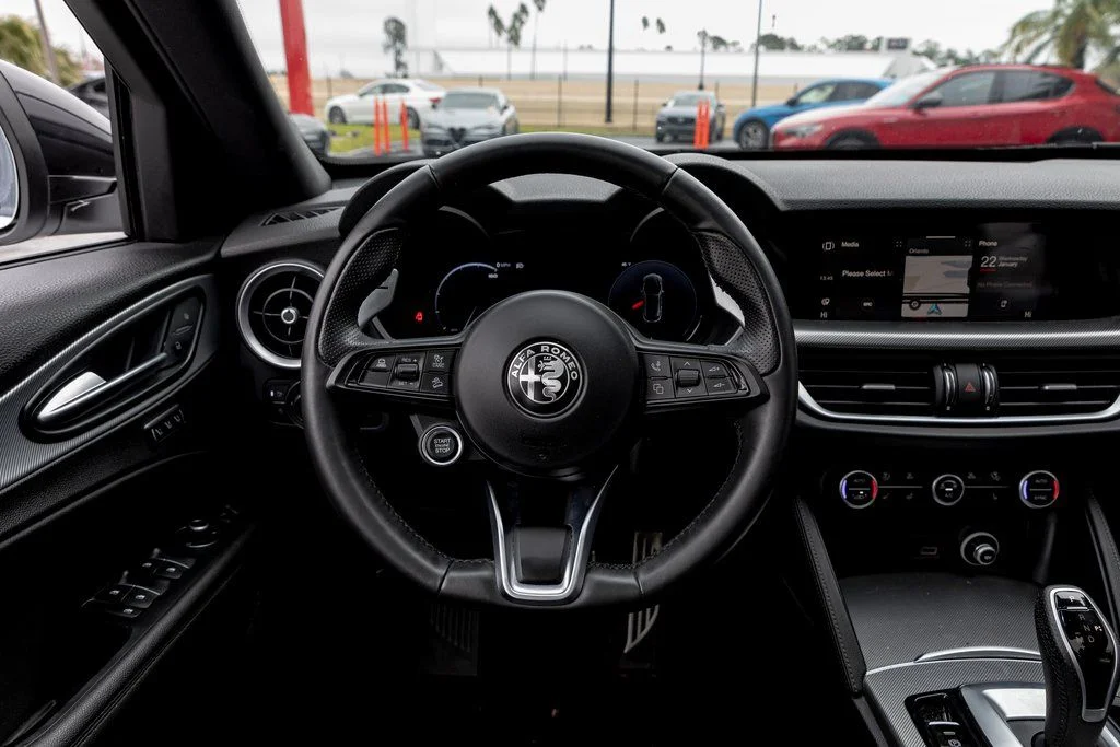 2024 Alfa Romeo Stelvio Veloce - Photo 31