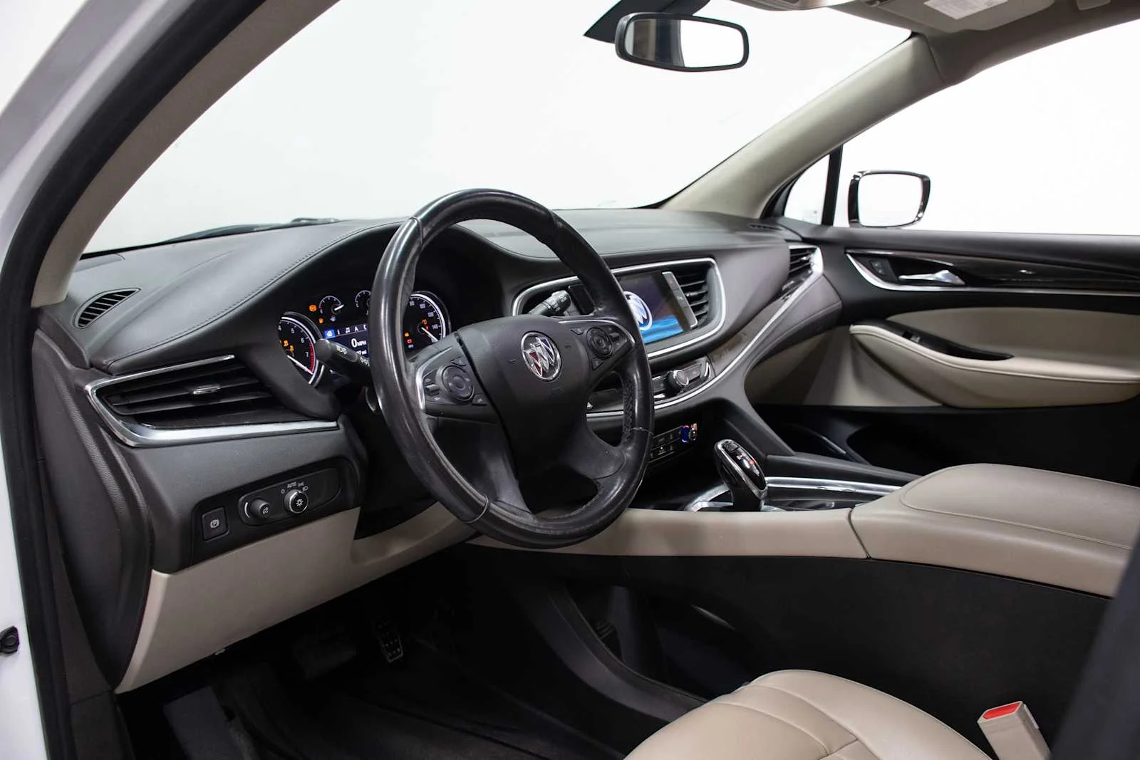 Used 2021 Summit White Buick Essence image 11