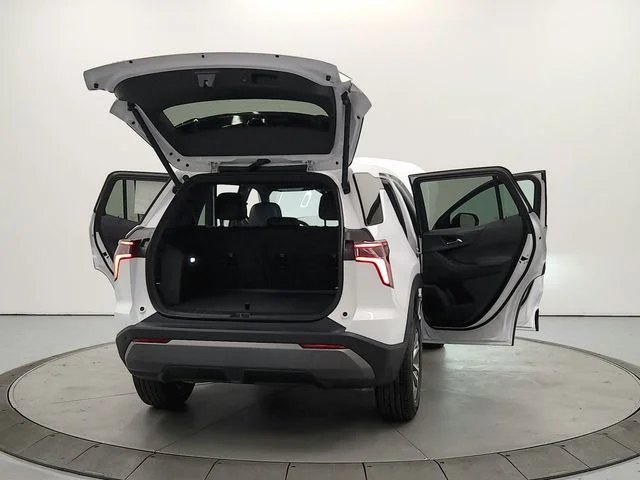 New 2027 White Chevrolet LT image 15