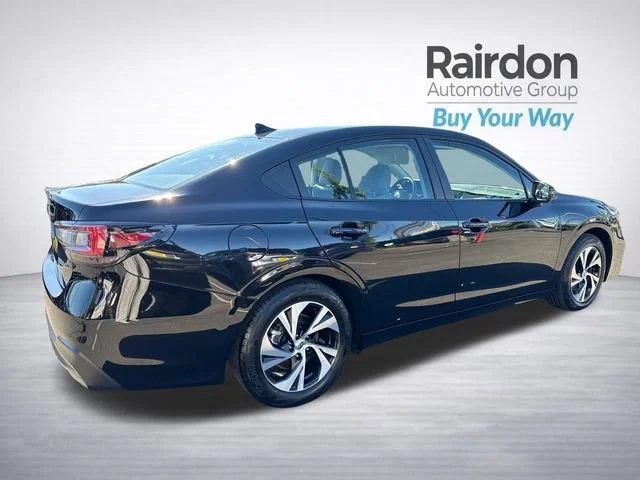 Used 2025 Crystal Black Silica Subaru Premium image 7