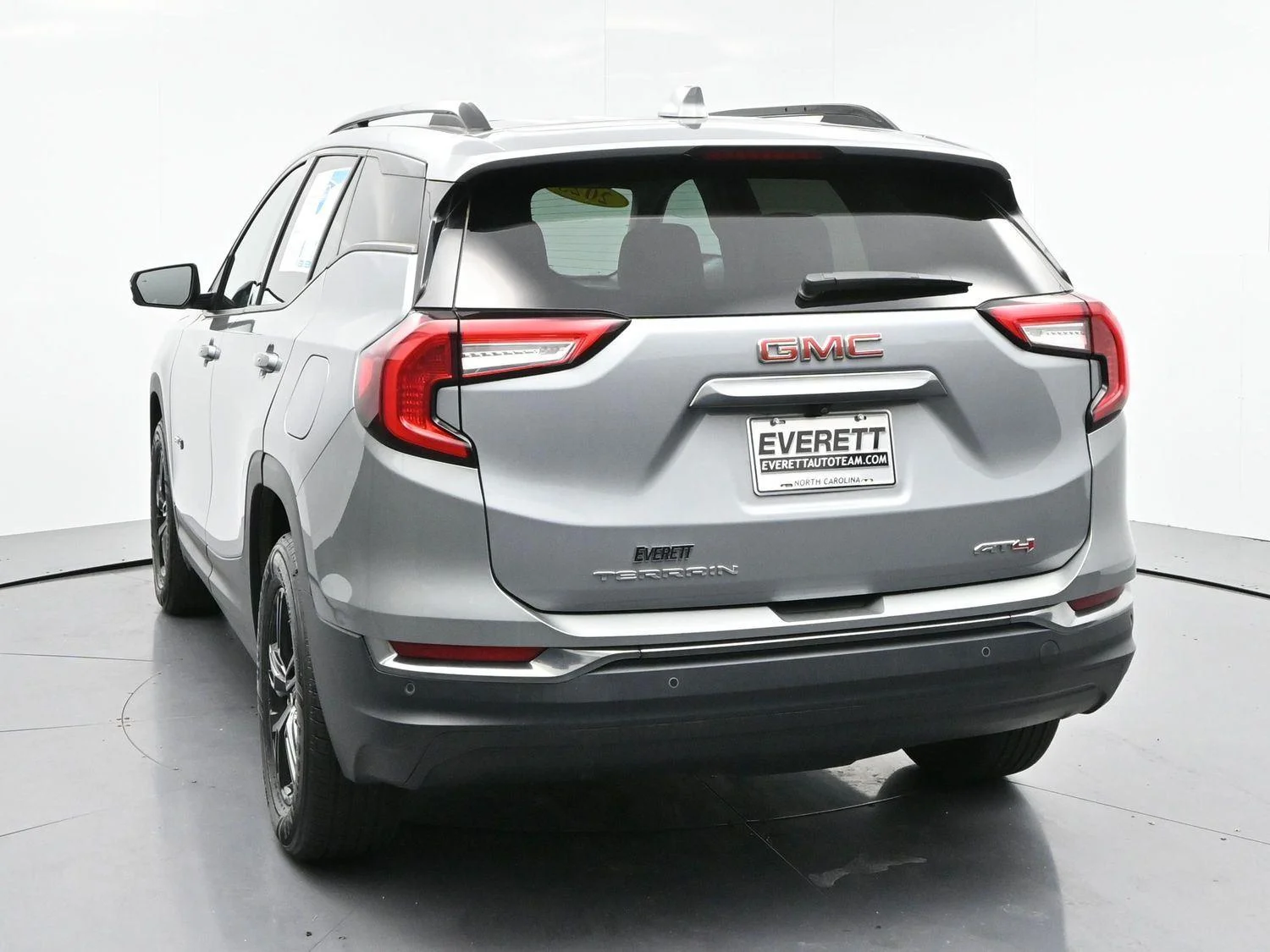 Used 2023 Sterling Metallic GMC AT4 image 6