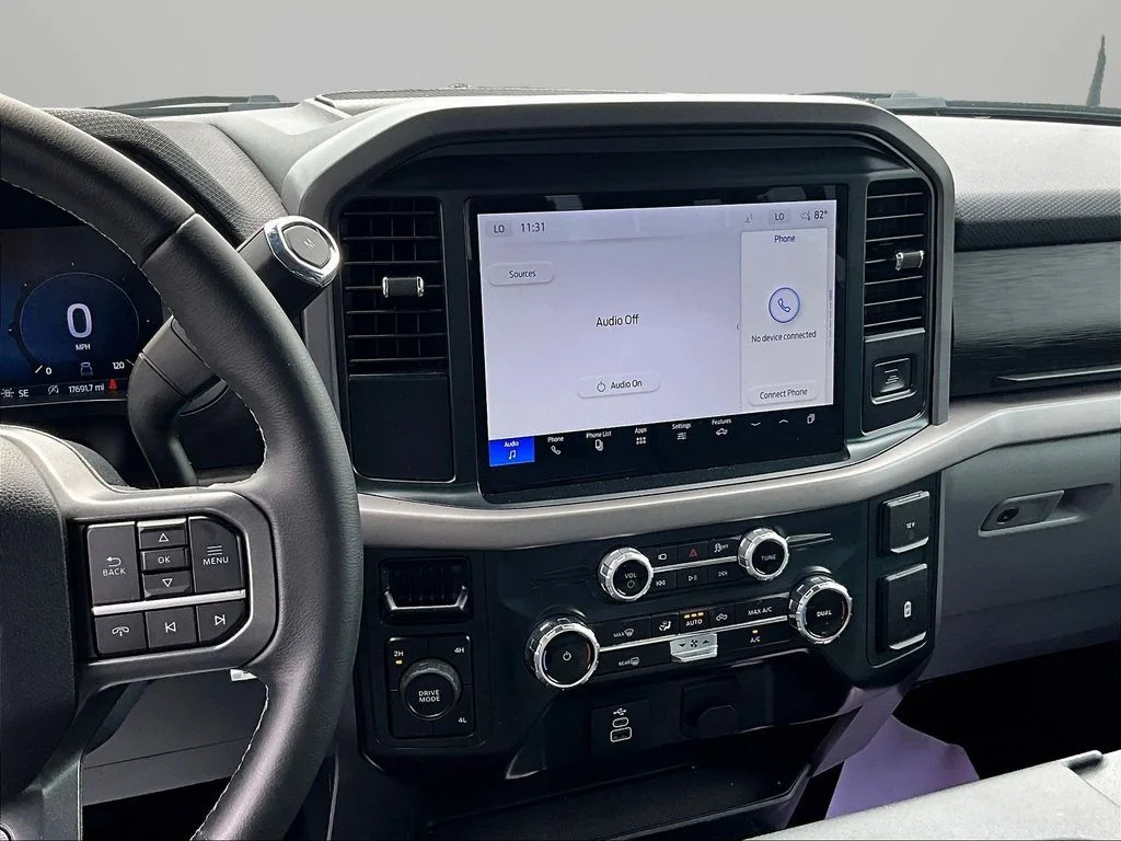 Used 2025 Blue Ford XLT image 10