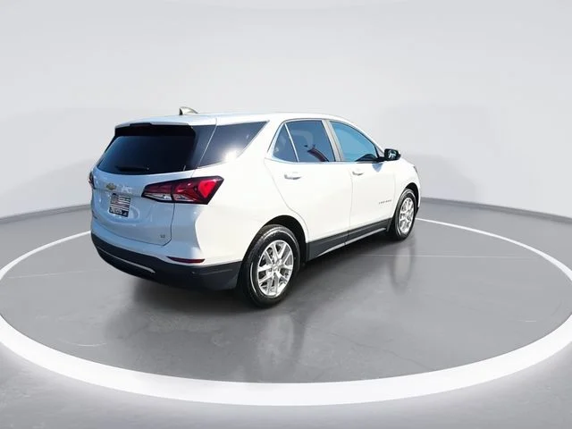 Used 2022 White Chevrolet LT image 8