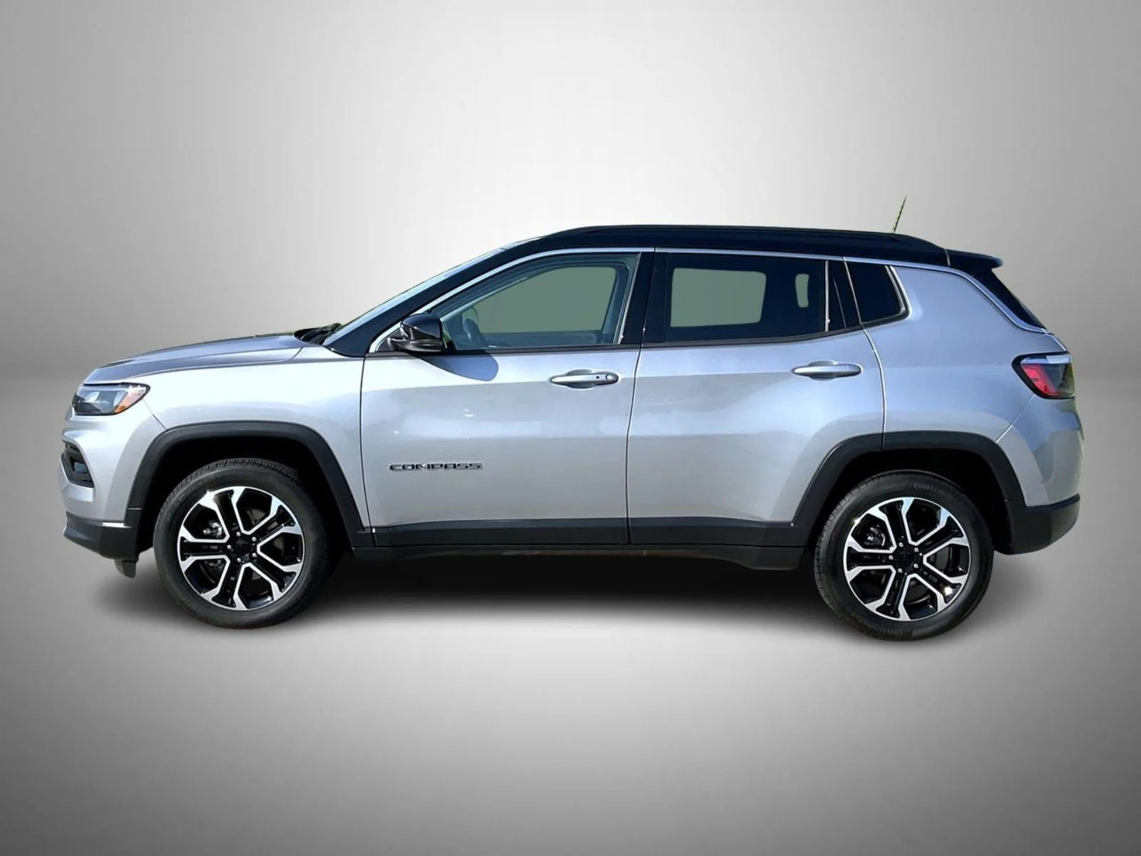 Used 2022 Silver Jeep Limited image 8