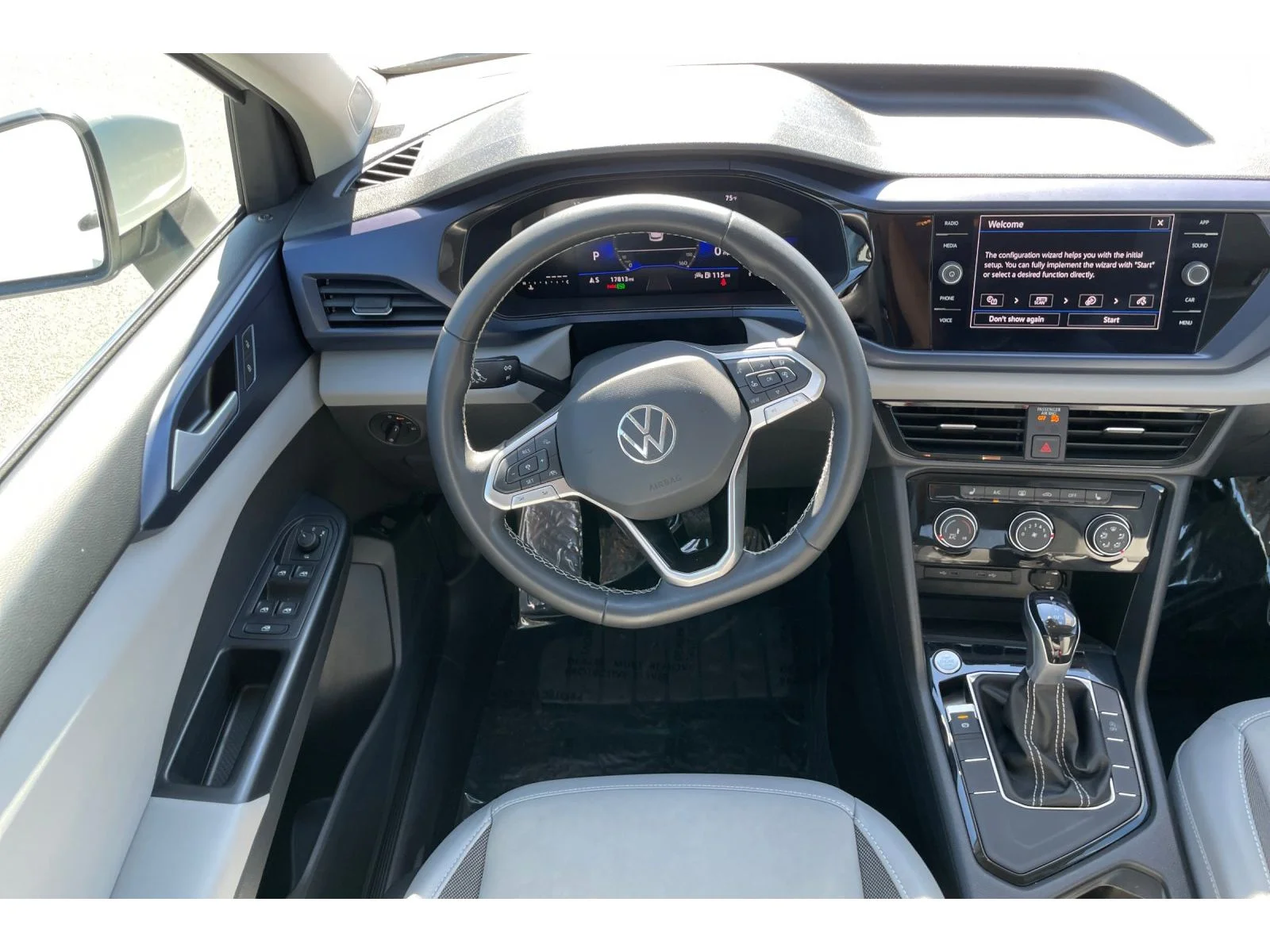 Used 2023 Pure White Volkswagen SE image 15