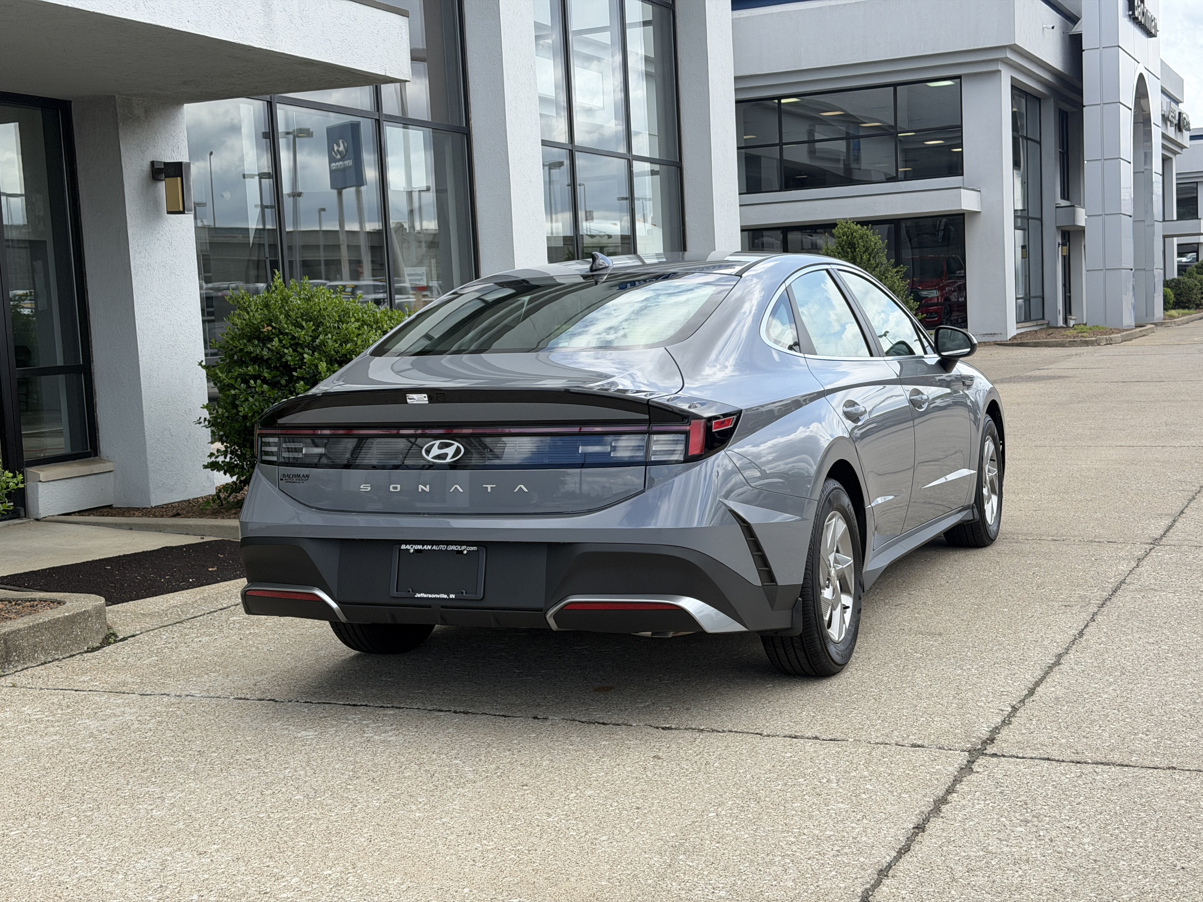 Used 2026 Transmission Blue Hyundai SE image 5
