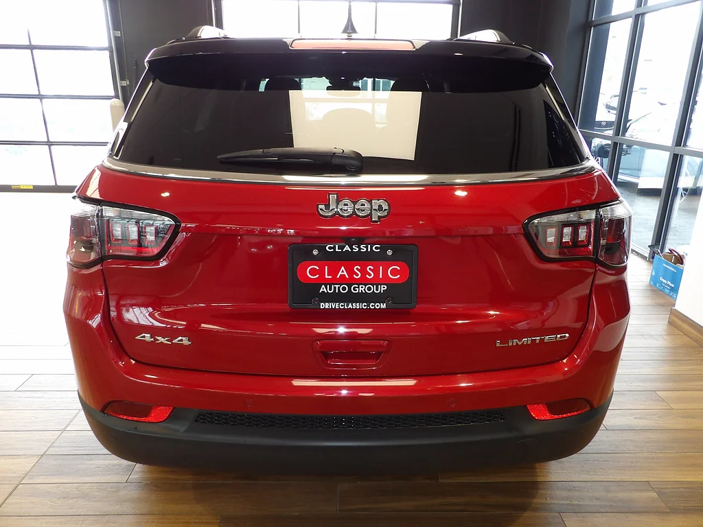 Used 2025 Red Hot Pearl Coat Jeep Limited image 7