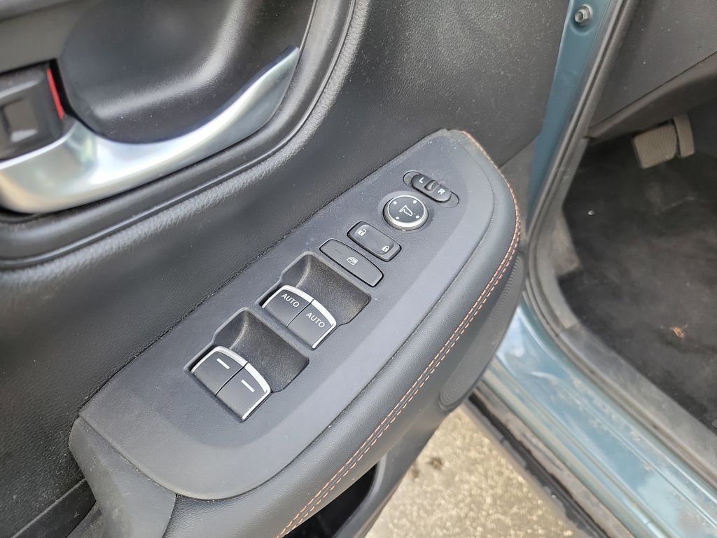 Used 2025  Honda Sport image 17