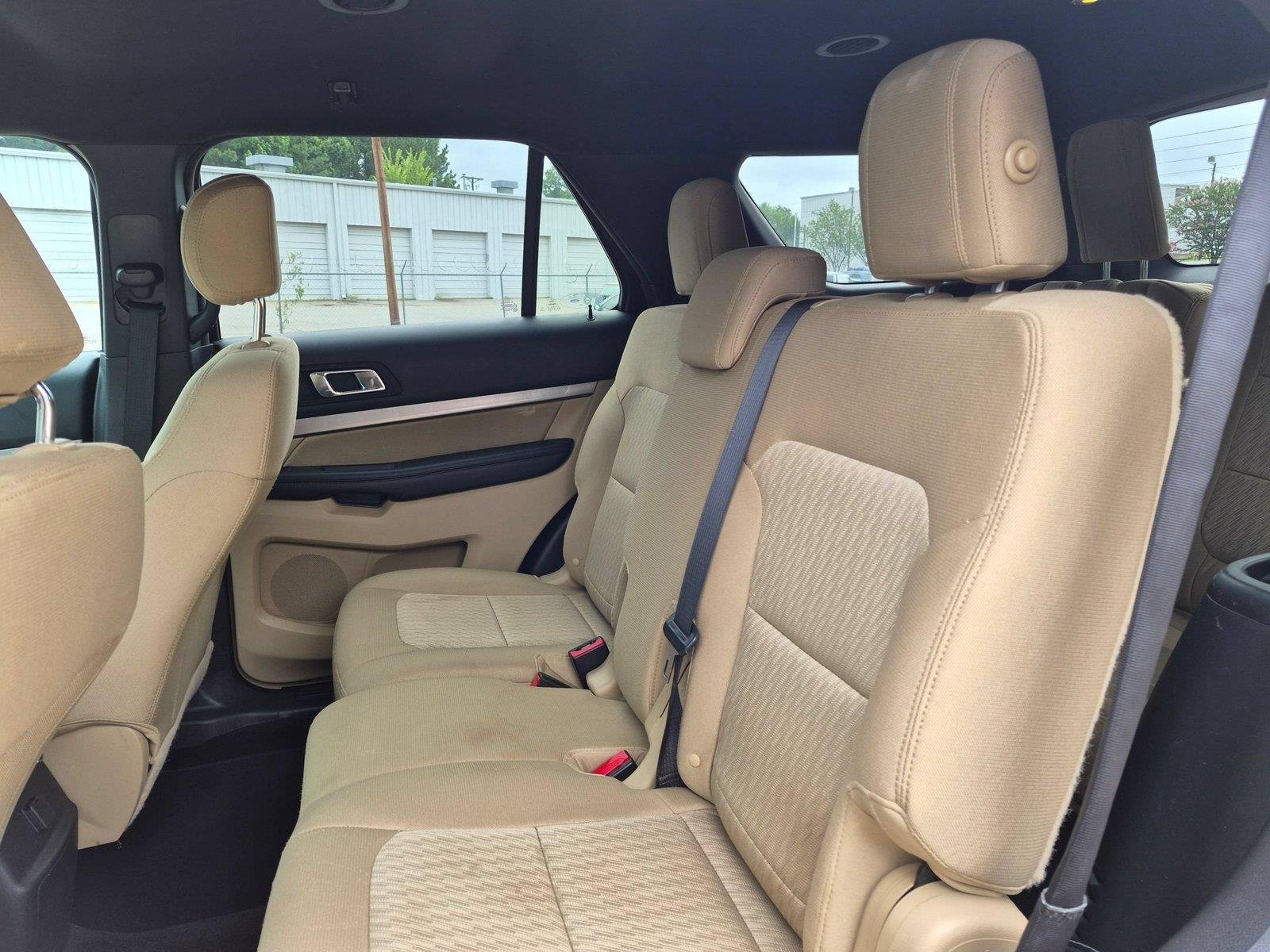 Used 2016 Ruby Red Metallic Tinted Clearcoat Ford Base image 25