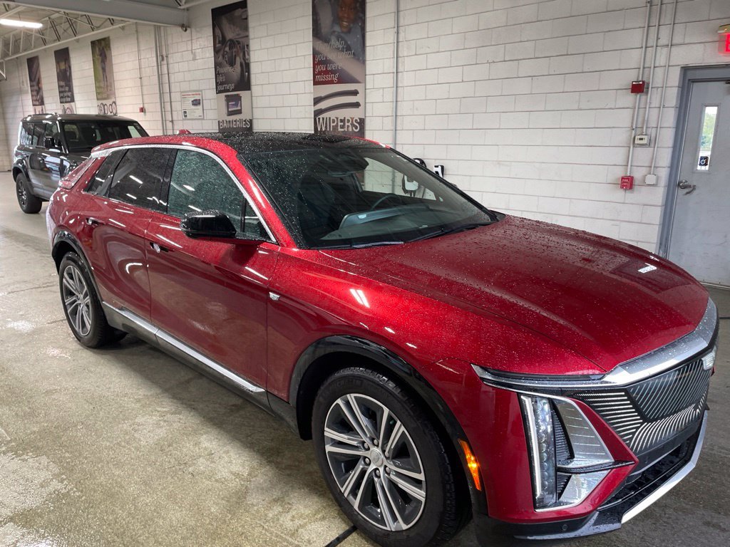 Used 2025 Red Cadillac Luxury image 7