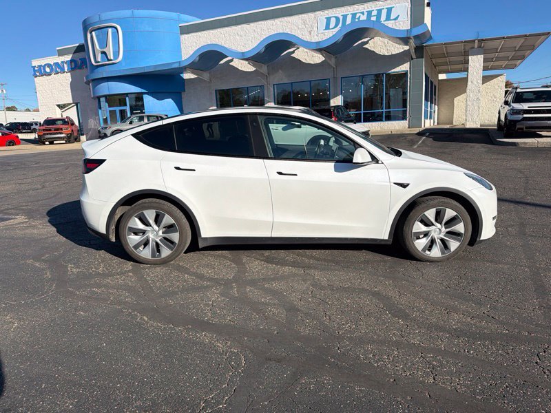 Used 2022  Tesla Long Range image 8