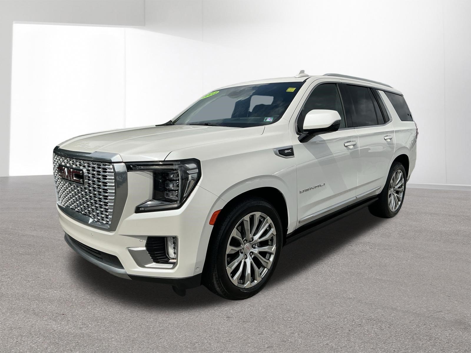 Used 2023 White Frost Tricoat GMC Denali image 7