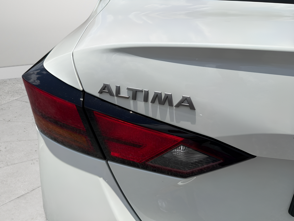 New 2026 White Nissan 2.5 SV image 40