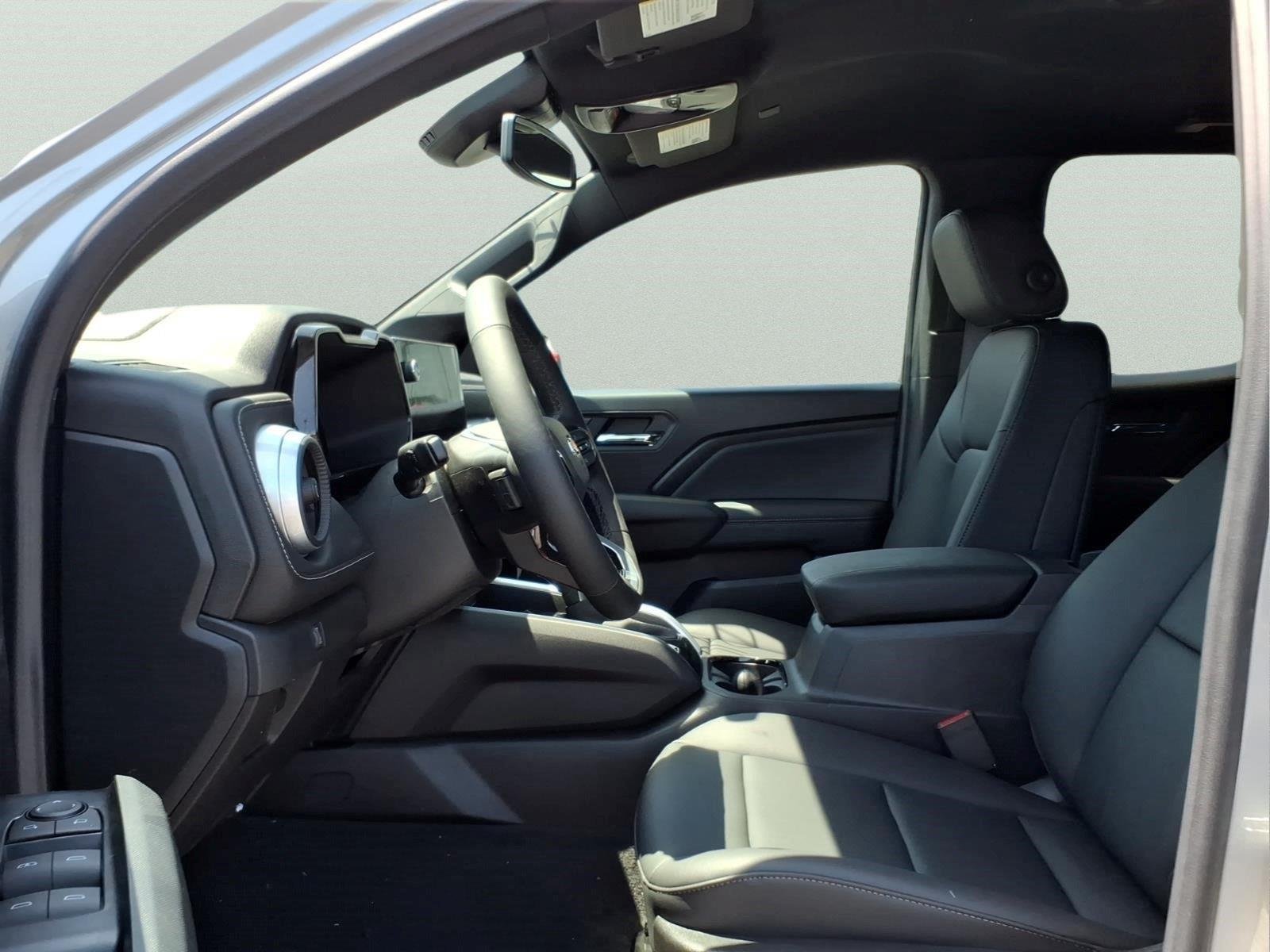 2026 Chevrolet Colorado LT - Photo 14