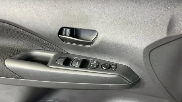 2025 Nissan KICKS PLAY Base - Photo 29