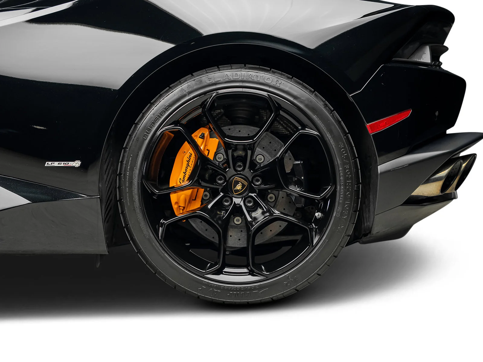Used 2015 Black Lamborghini LP610-4 image 21