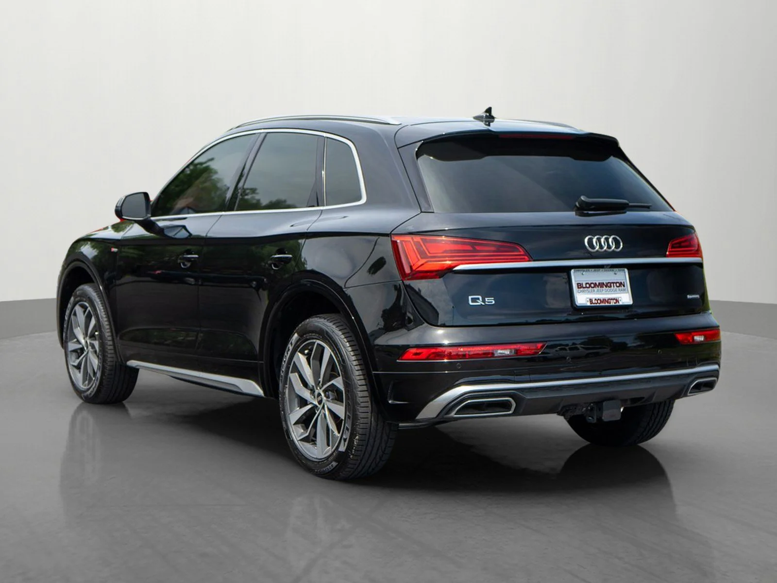 Used 2023 Black Metallic Audi 45 S line Premium image 6
