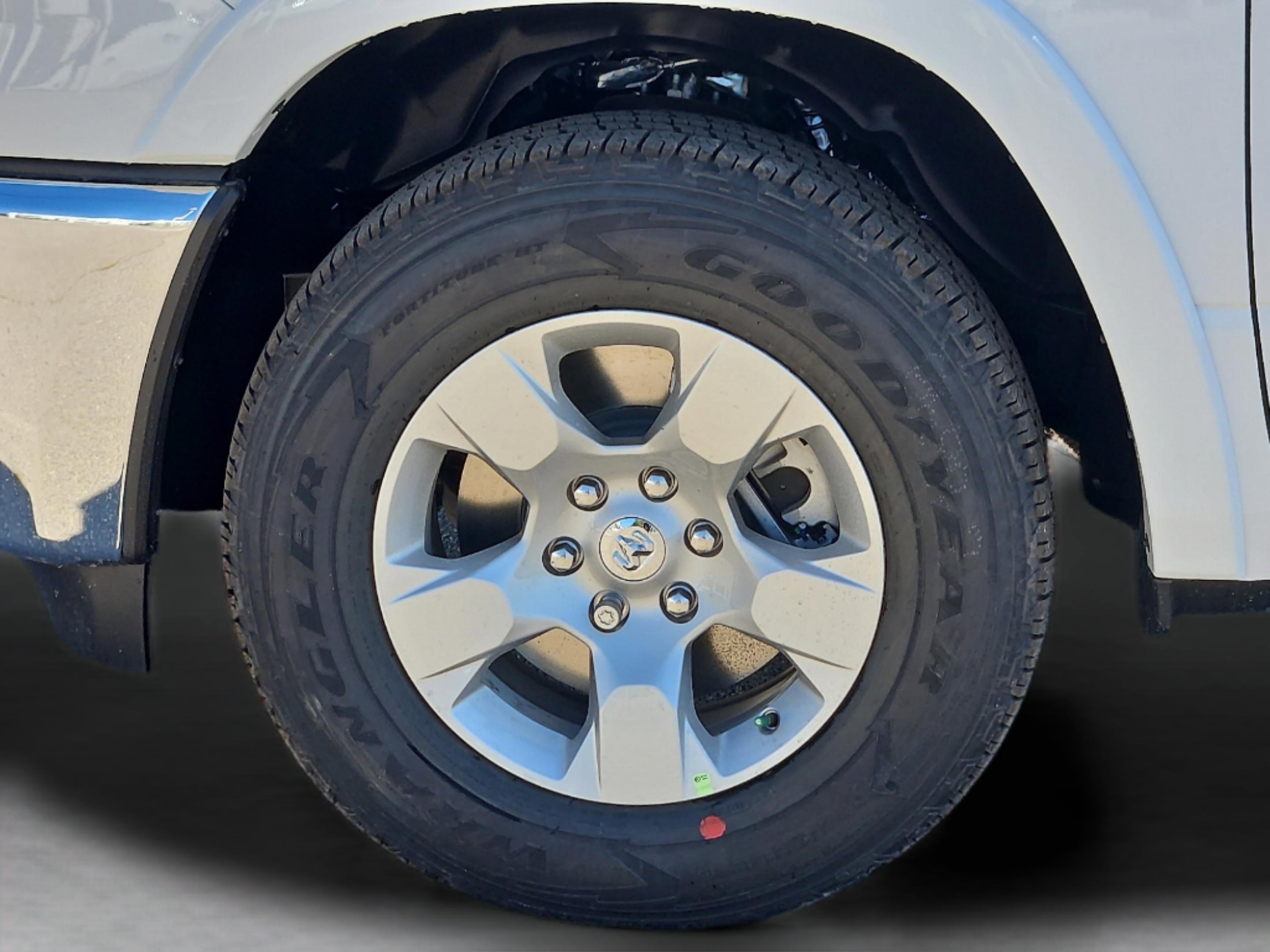 New 2026 Bright White Clear-Coat Exterior Paint RAM Lone Star image 9