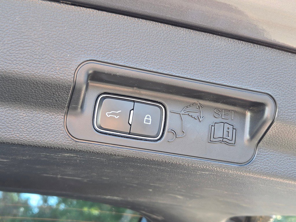 2024 Ford Explorer XLT - Photo 16