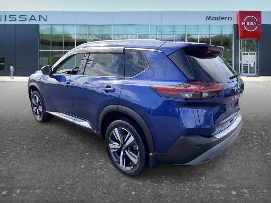 Used 2021 Caspian Blue Metallic Nissan SL image 6
