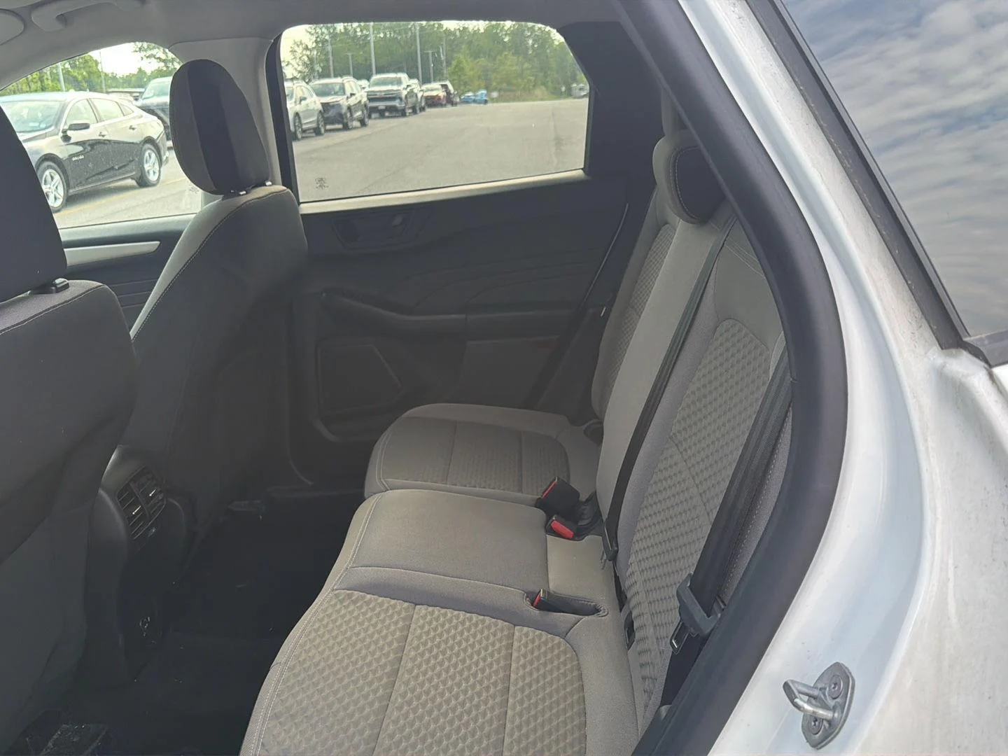 Used 2022 Star White Metallic Tri-Coat Ford SE image 11