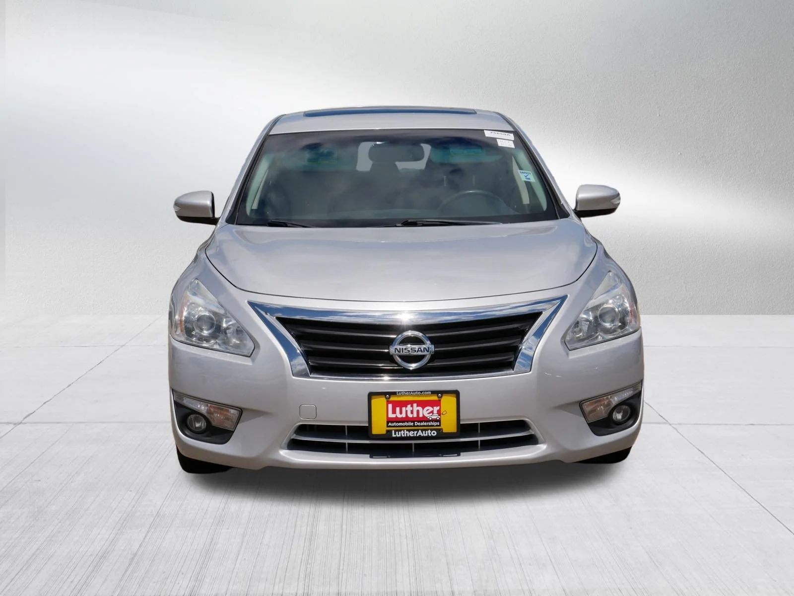 Used 2015 Nissan Altima SV with VIN 1N4AL3AP7FC412938 for sale in Minneapolis, MN