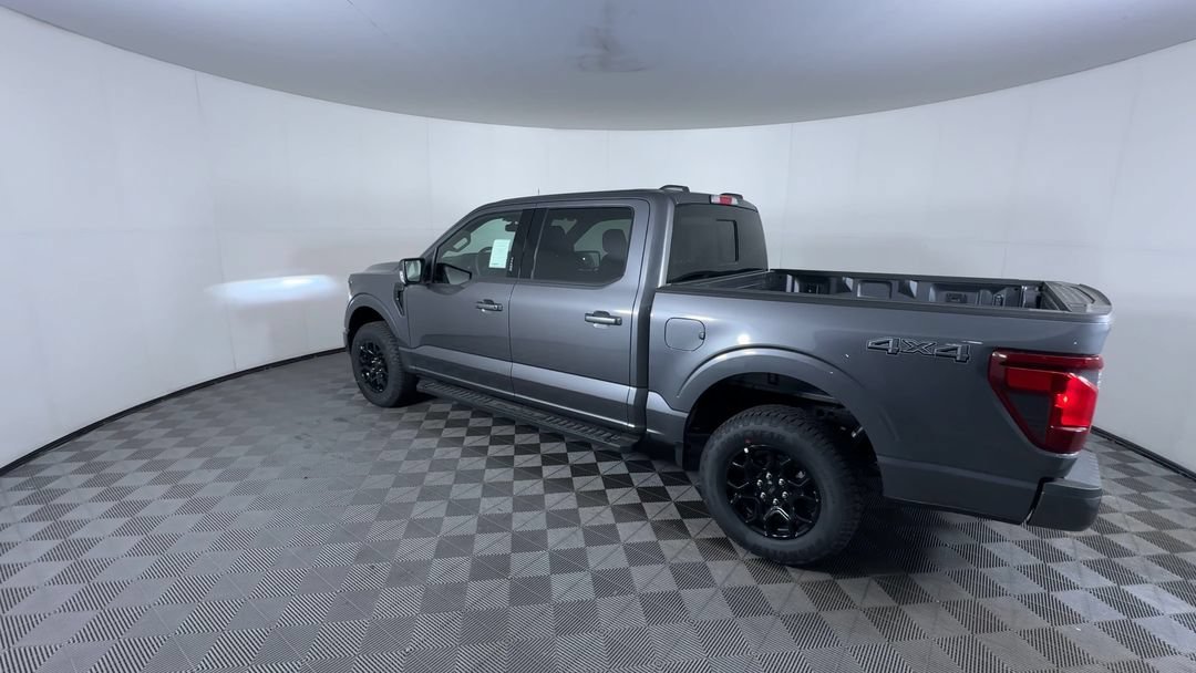 New 2026 Carbonized Gray Metallic Ford XLT image 7