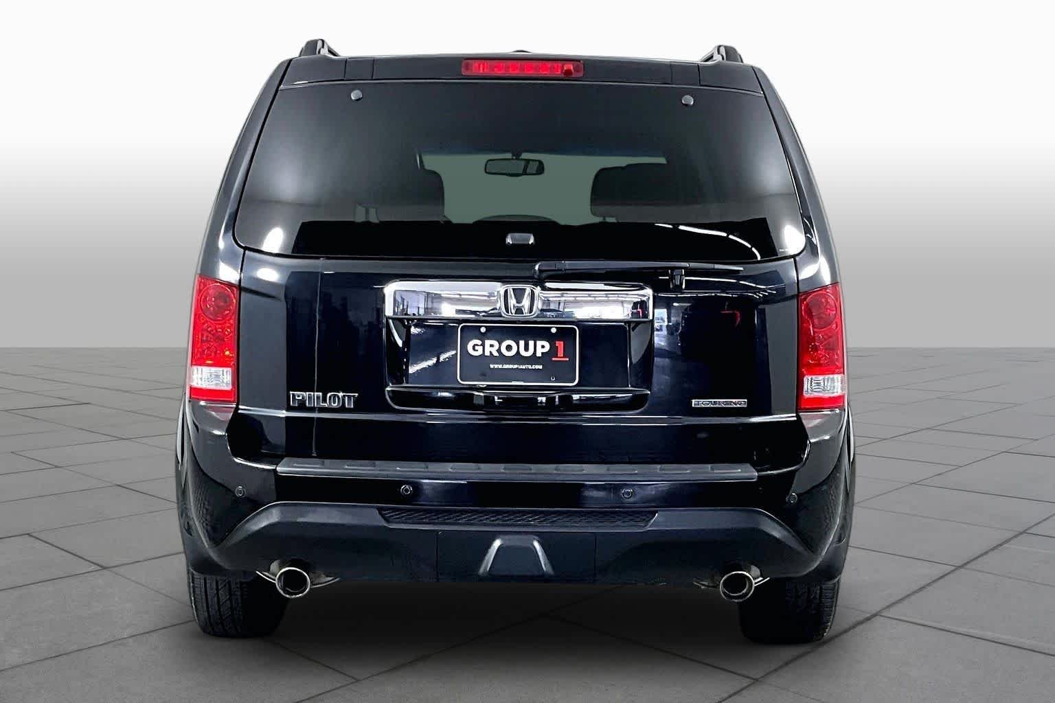 Used 2015 Crystal Black Pearl Honda Touring image 5