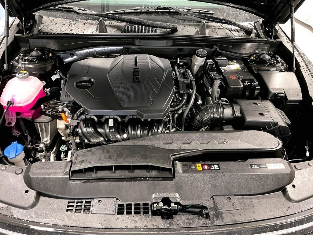 Used 2025 Black Hyundai SEL image 34