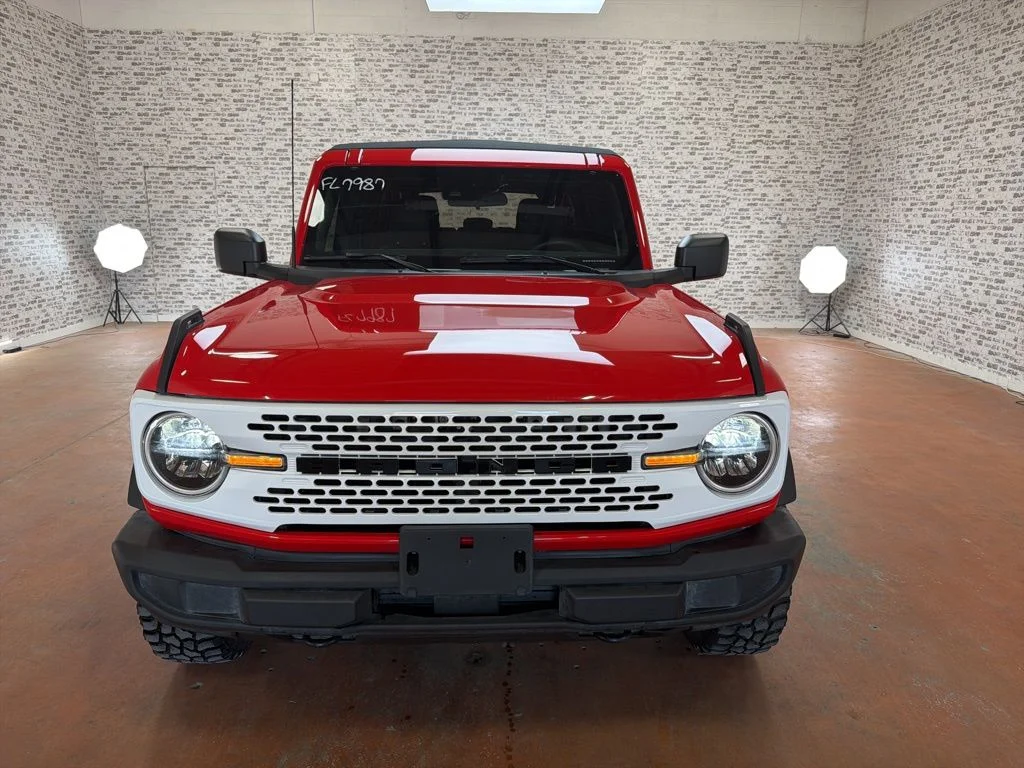 Used 2023 Red Ford Base image 2