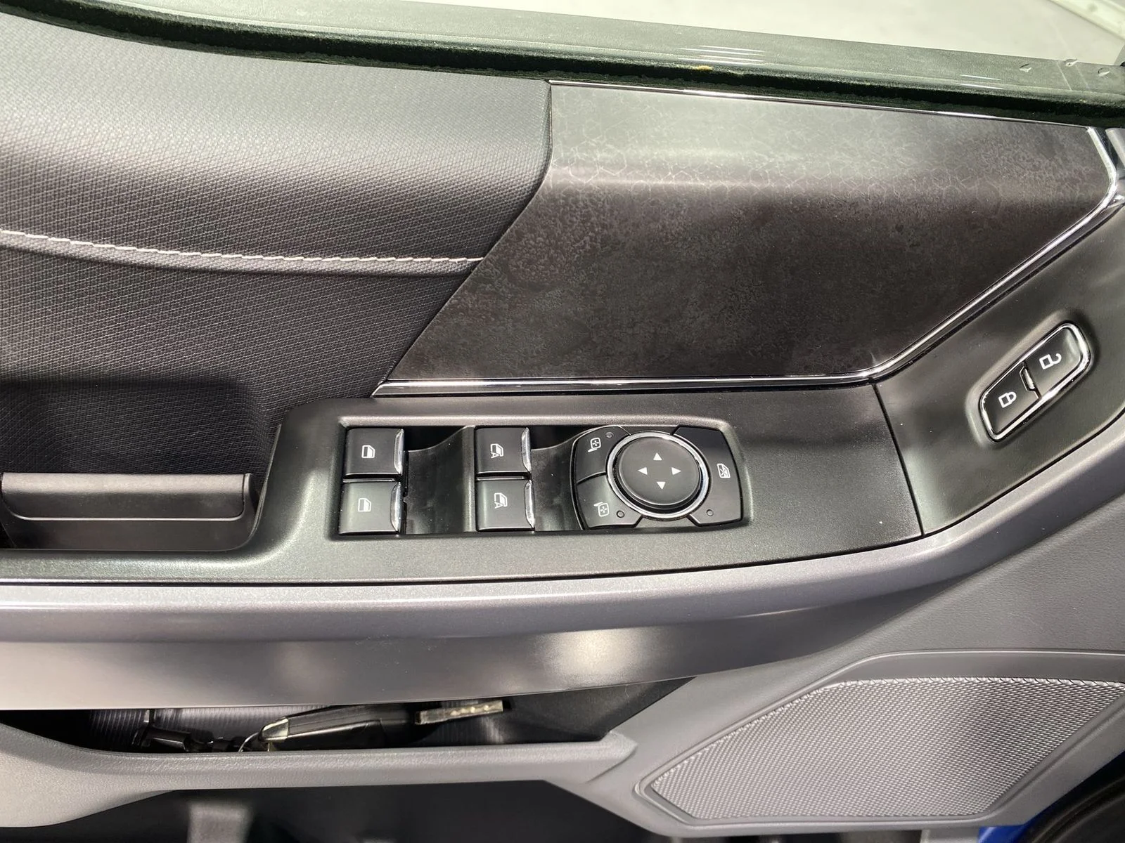2025 Ford F-150 XLT - Photo 13