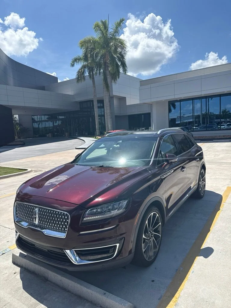 Used 2019 Burgundy Velvet Metallic Tinted Clearcoat Lincoln Reserve image 4