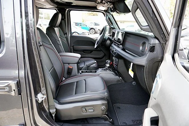 New 2026 Granite Crystal Metallic Clear-Coat Exterior Paint Jeep Rubicon image 17