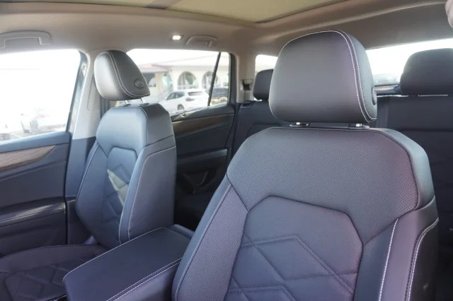 New 2026 Pure Gray Volkswagen 2.0T SE w/Technology image 19
