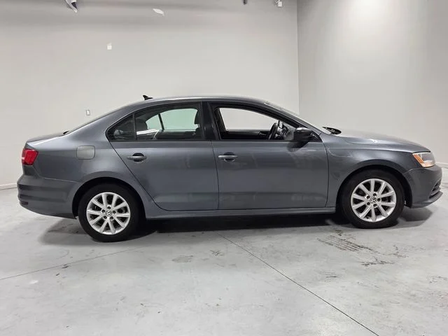 Used 2015 Gray Volkswagen 1.8T SE image 13