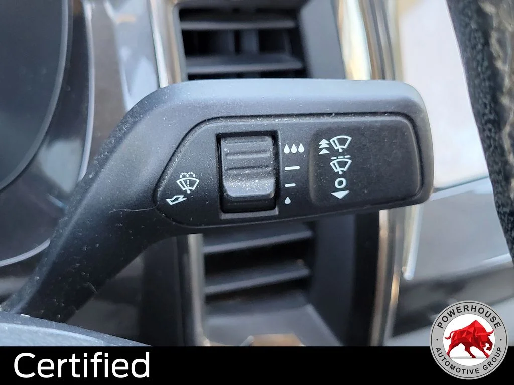 Used 2021 White Ford Lariat image 31