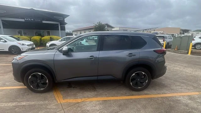 Used 2024 Gray Nissan SV image 2
