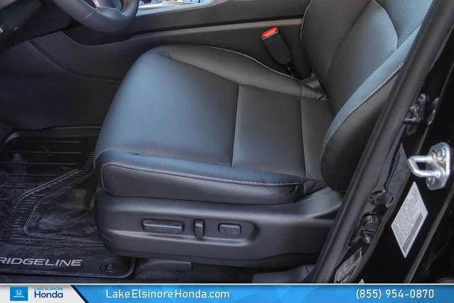 New 2025 Crystal Black Pearl Honda AWD RTL image 16