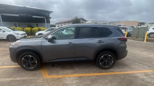 Used 2024 Gray Nissan SV image 2
