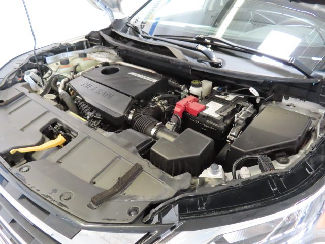 Used 2024 Brilliant Silver Metallic Nissan SV image 36
