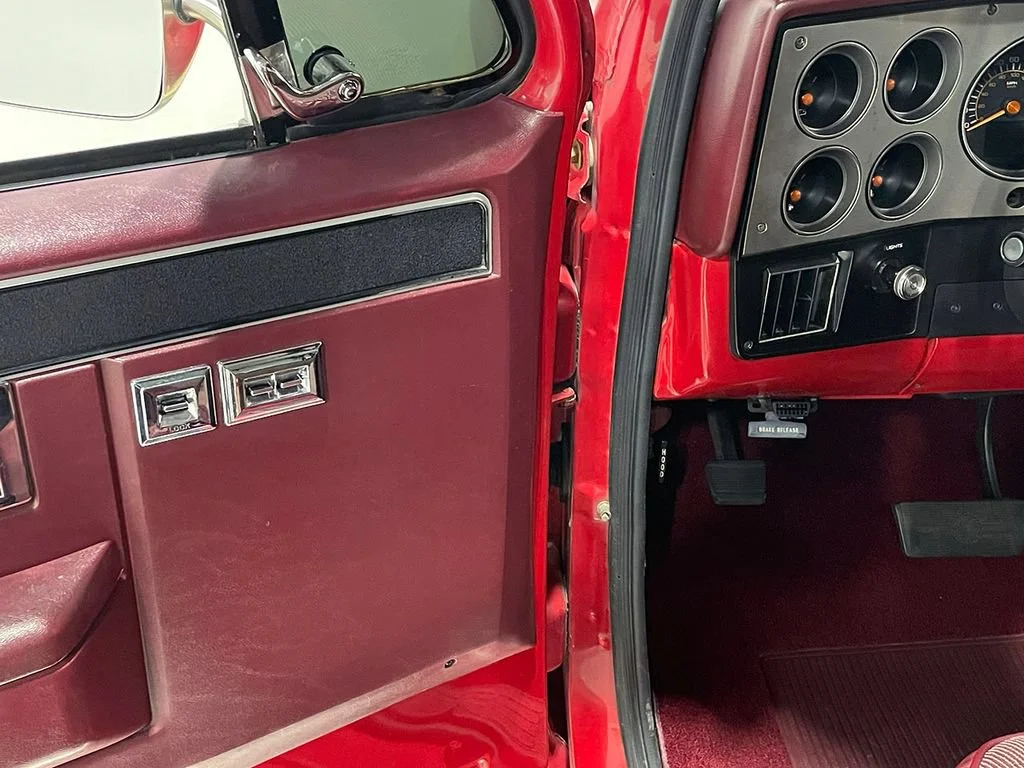 Used 1985  Chevrolet NA image 51