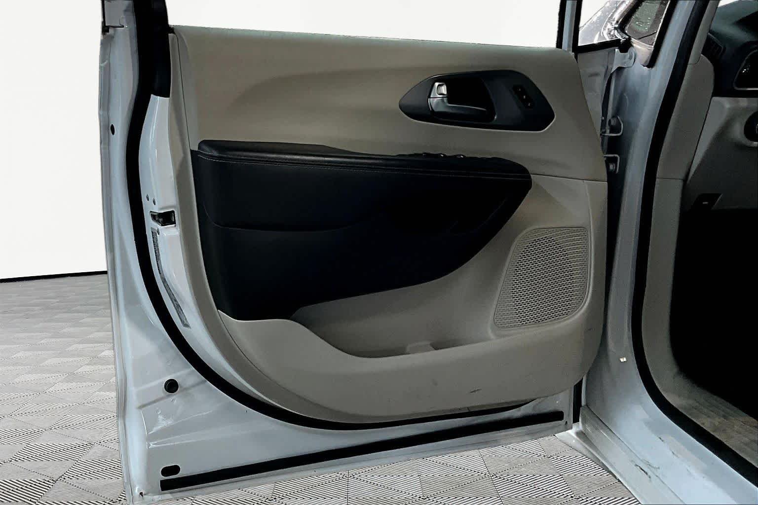 Used 2024 Bright White Clearcoat Chrysler Touring L image 22